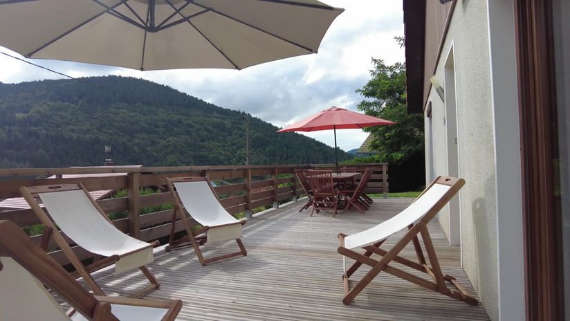 Pente d'accès extérieur et terrasse